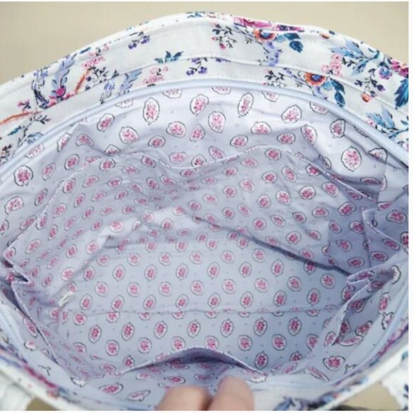 Vera Bradley Vera Tote in Magnifique Floral Weekender Shoulder Bag CHRISTMAS NEW - Picture 7 of 9